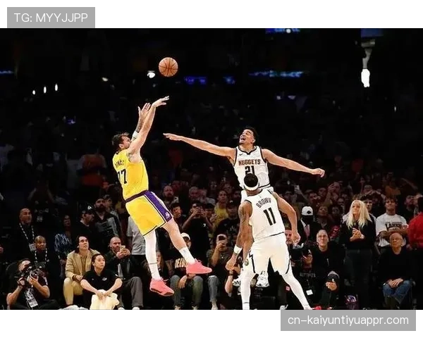 斯科蒂·巴恩斯突破效率提升显著拉开对阵湖人防线差距