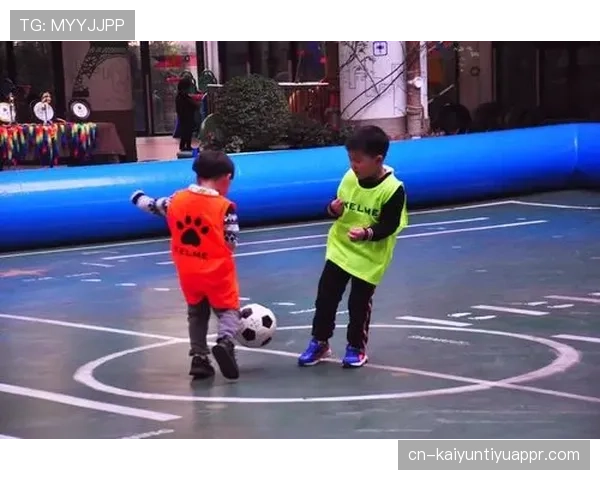 开球规则详解：哨响后必须向前踢吗？