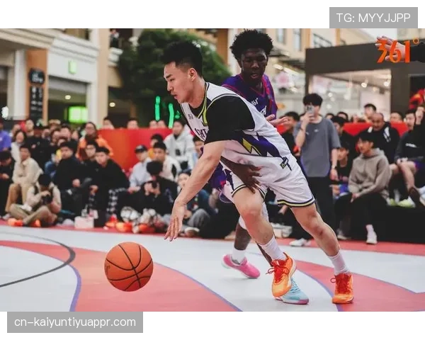 解读篮球二次起跳规则：如何判定触地后再次起跳是否犯规